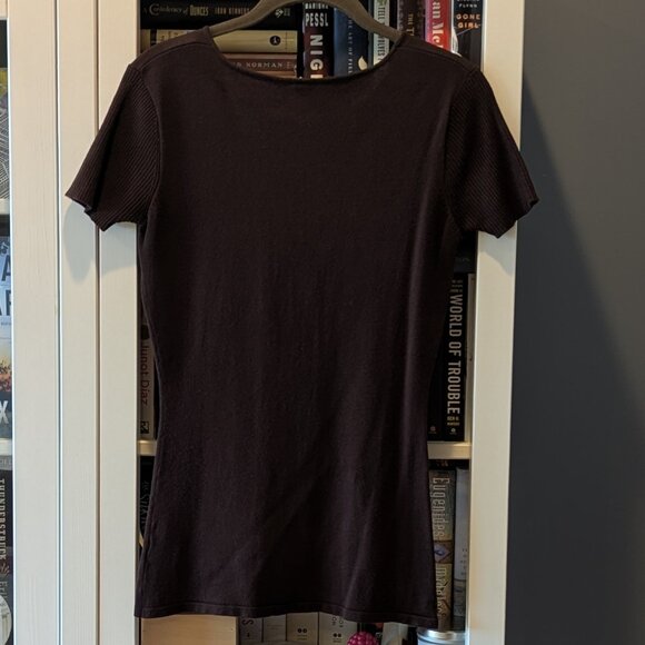 Flattering Deep Brown Short Sleeve Sweater / Size M - Picture 4 of 7